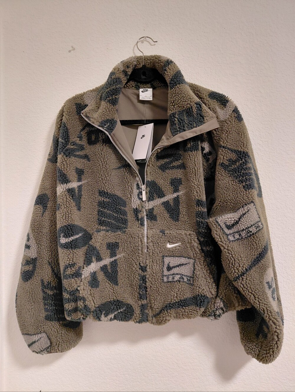 NWT Nike High Pile Olive Green Sherpa Jacket Medium - Picture 2 of 11